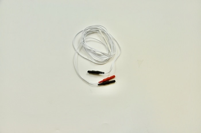 Converter cable from Touch Proof (male) to Keyhole (male) connector, 236 cm cable
